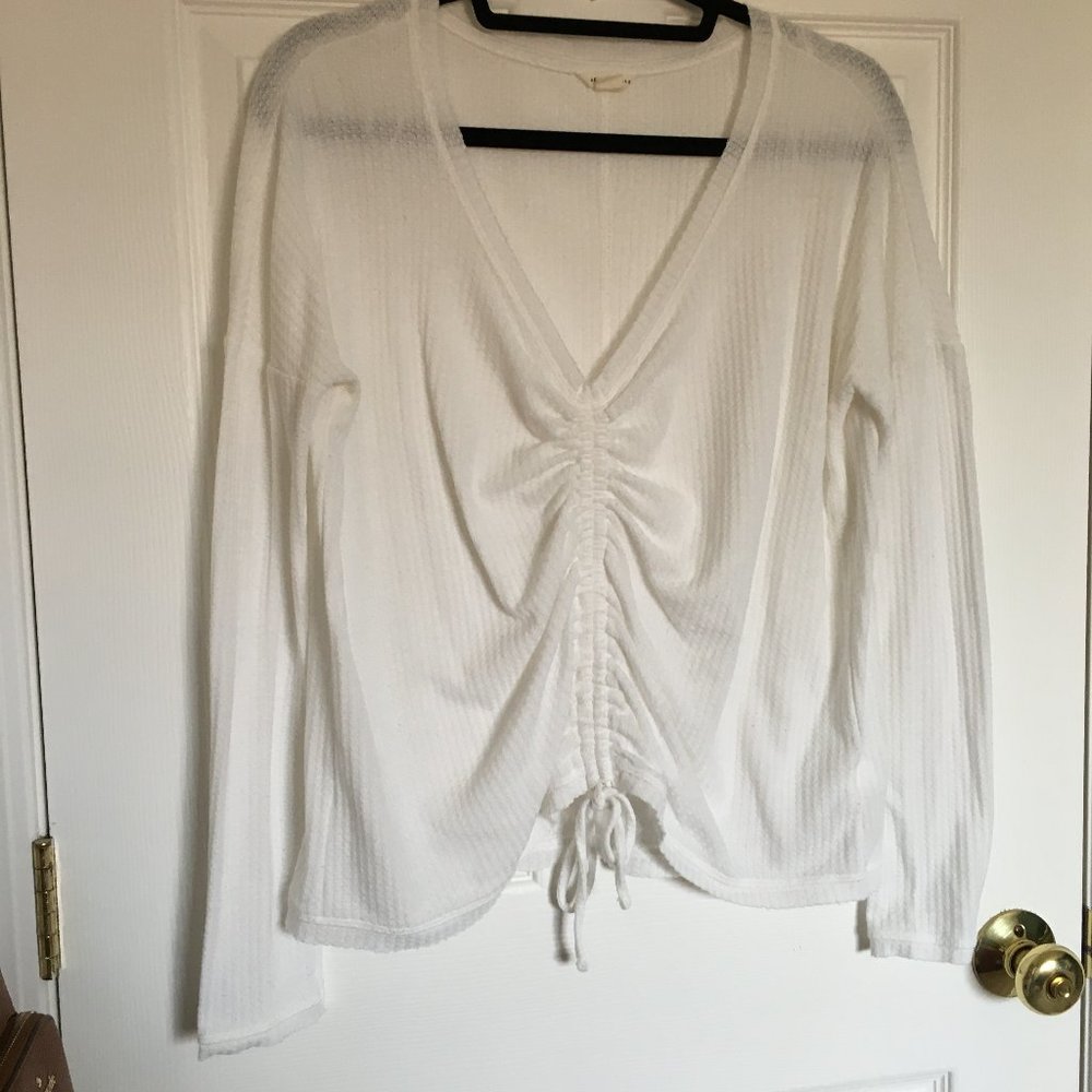 White ruched long sleeve shirt